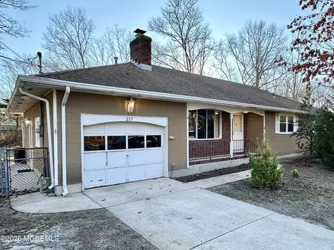 217 Wells Mills Rd, Waretown, NJ 08758