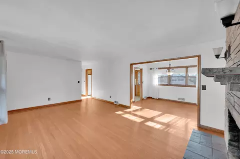 Living - 920 Ridge Rd, Brick, NJ 08724 photo 3 of 6