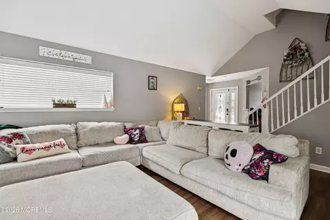 Entry Way - 12 Crest Rd, Jackson, NJ 08527 photo 3 of 4