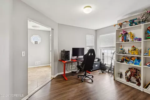 Entry Way - 12 Crest Rd, Jackson, NJ 08527 photo 1 of 4