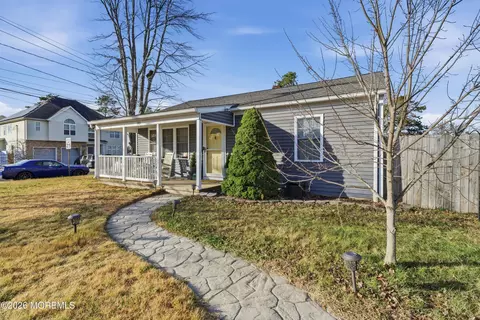 1101 Lawrence Ave, Toms River, NJ 08757
