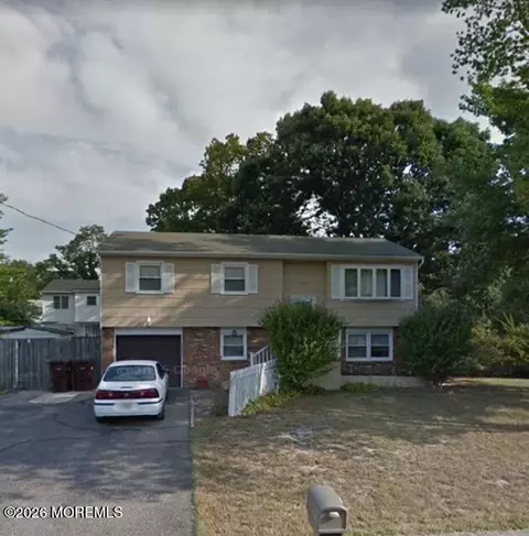 243 Lakewood Ave, Bayville, NJ 08721