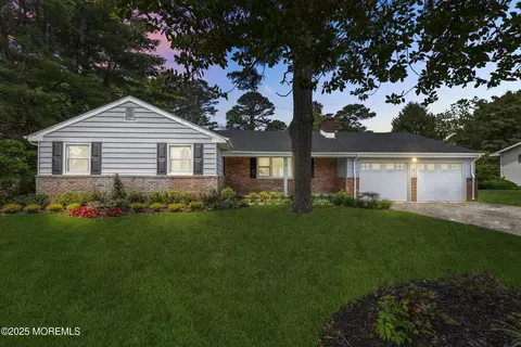 13 Pinehurst Dr, Little Egg Harbor, NJ 08087