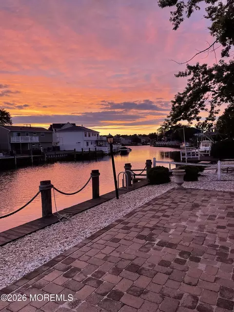 126 Royal Dr, Brick, NJ 08723