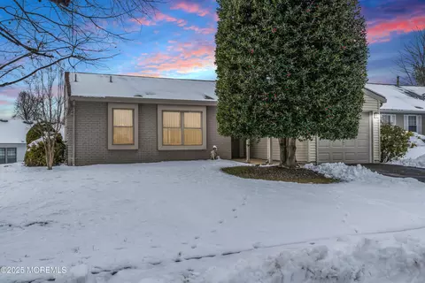 5 Oriel Way, Marlboro, NJ 07746