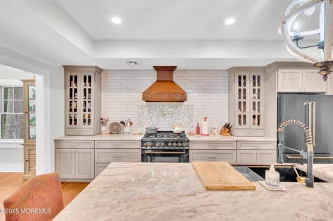 377 Buckalew Rd, Freehold, NJ 07728