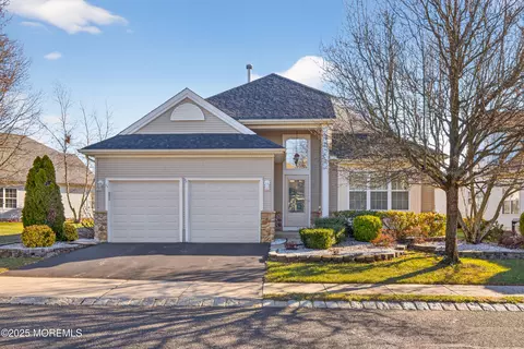 11 Drayton Rd, Manchester, NJ 08759