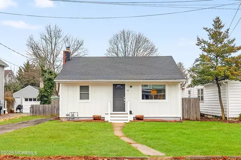 10 Manning St, Red Bank, NJ 07701