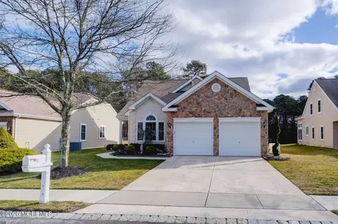 9 Blackmoor Dr, Jackson, NJ 08527