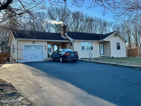358 Main St, Manalapan, NJ 07726