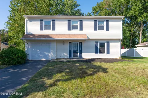 16 Moak Dr, Hazlet, NJ 07730