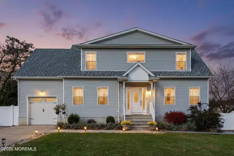 809 5th Ave, Toms River, NJ 08757