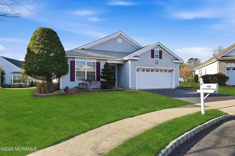 9 Harbor Pl, Barnegat, NJ 08005
