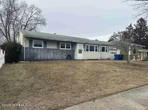 968 Hazelwood Rd, Toms River, NJ 08753