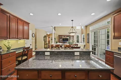 Kitchen - 7 Trumbull Ct, Jackson, NJ 08527 photo 5 of 6