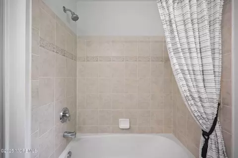 Bath - 7 Trumbull Ct, Jackson, NJ 08527 photo 6 of 8