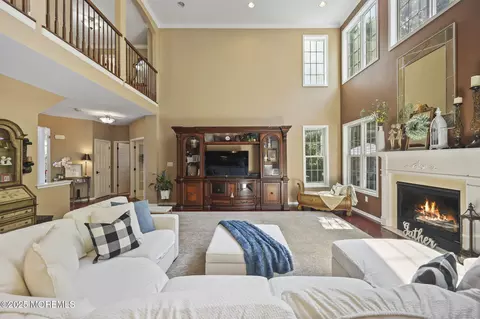 Living - 7 Trumbull Ct, Jackson, NJ 08527 photo 2 of 2