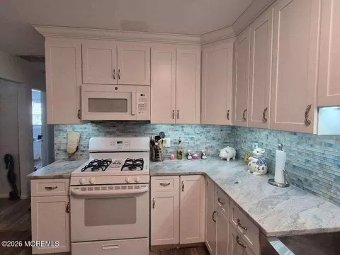 27 B Cedar St, Toms River, NJ 08757