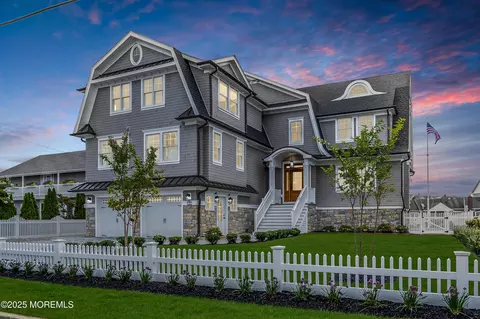 122 Squan Beach Dr, Mantoloking, NJ 08738