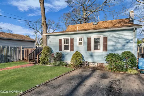 679 Mantoloking Rd, Brick, NJ 08723
