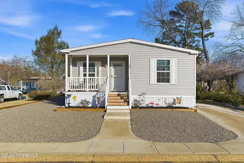 141 Douglas Dr, Jackson, NJ 08527