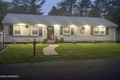 137 Spray Ave, Beachwood, NJ 08722