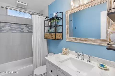 Bath - 10 Intervale Rd, Hamilton, NJ 08620 photo 1 of 3