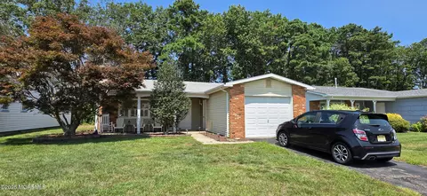 12 Lance Dr, Brick, NJ 08723
