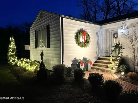162 Queens Dr S, Little Silver, NJ 07739
