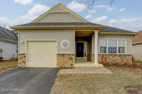 22 Halsted Dr, Manchester, NJ 08759