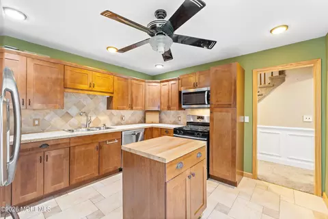 Kitchen - 1 Dominion Dr, Jackson, NJ 08527 photo 2 of 5