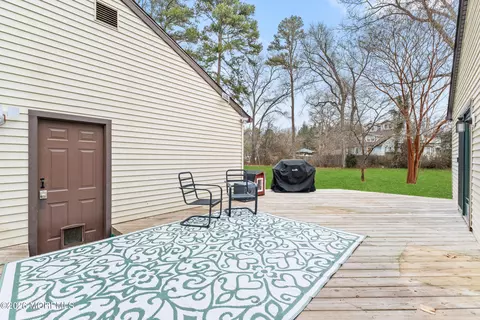 Exterior - 1 Dominion Dr, Jackson, NJ 08527 photo 6 of 10