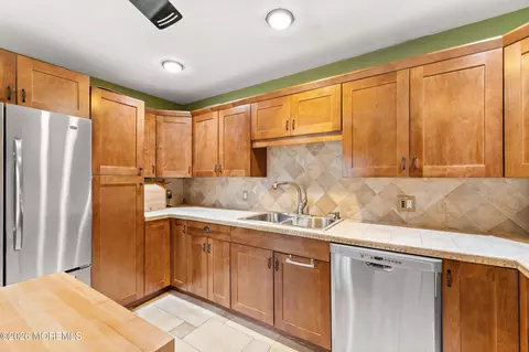 Kitchen - 1 Dominion Dr, Jackson, NJ 08527 photo 5 of 5