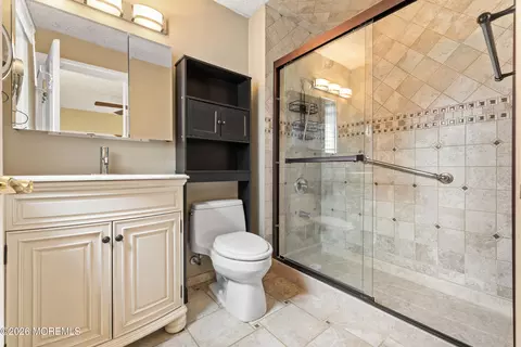 Bath - 1 Dominion Dr, Jackson, NJ 08527 photo 2 of 3