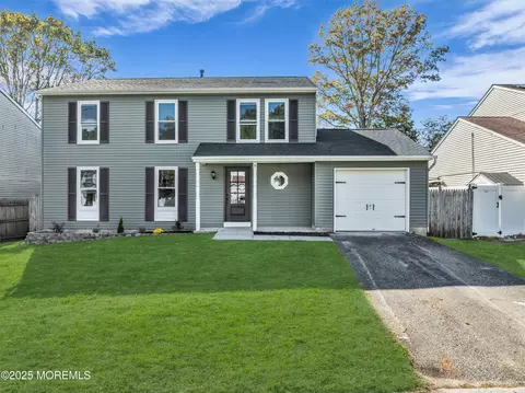 35 Bayside Ave, Barnegat, NJ 08005