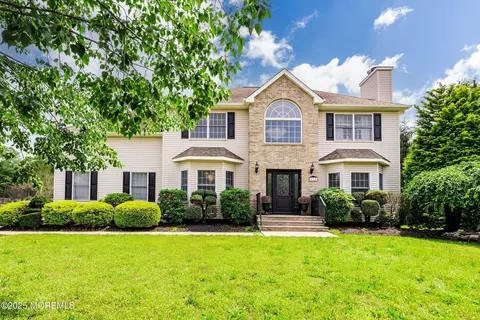 210 Rivers Glen Ter, Toms River, NJ 08755