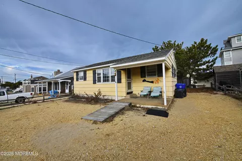 105 E Kupper Dr, Mantoloking, NJ 08738
