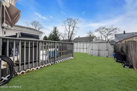 Exterior - 407 Clinton Ave, Middlesex, NJ 08846 photo 4 of 7