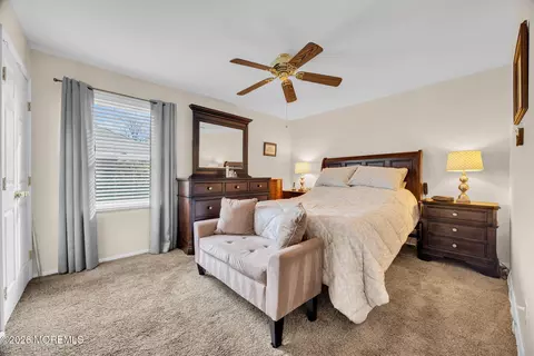 Bedroom - 407 Clinton Ave, Middlesex, NJ 08846 photo 1 of 5