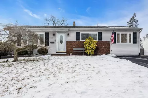 Exterior - 407 Clinton Ave, Middlesex, NJ 08846 photo 6 of 7