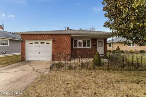 3 Montego St, Toms River, NJ 08757