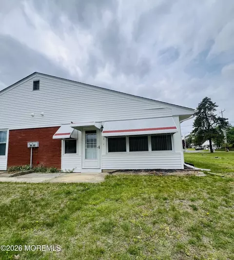 106 Hope Rd #C, Whiting, NJ 08759