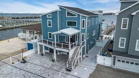 107 Bay Shore Dr, Toms River, NJ 08753