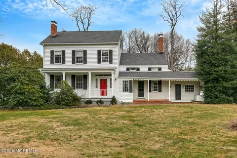 62 Swartzel Dr, Middletown, NJ 07748