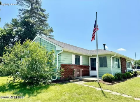 19 Mallard St # B, Manchester, NJ 08759