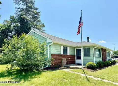 19 Mallard St # B, Manchester, NJ 08759