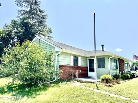 19 Mallard St # B, Manchester, NJ 08759