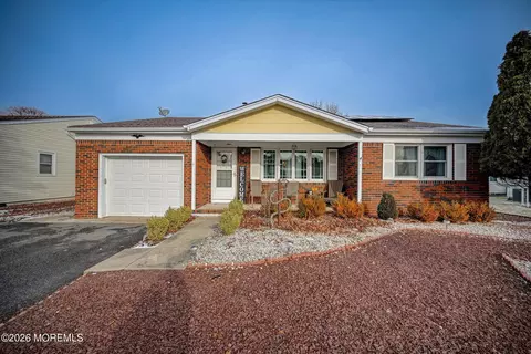1 Easton Rd, Toms River, NJ 08757