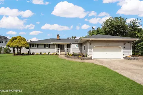 25 Monroe Ave, Toms River, NJ 08755