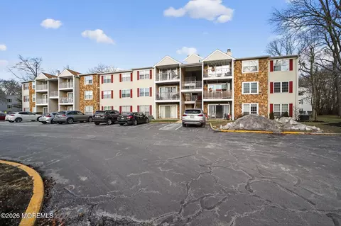 59 Aspen Ct, Hamilton, NJ 08619